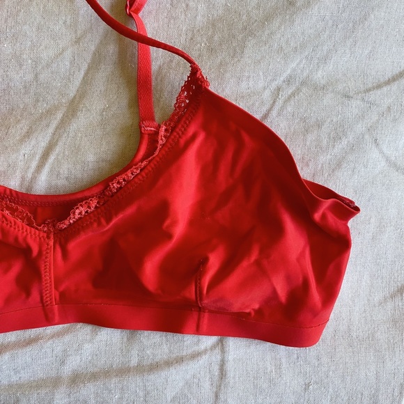 Urban Outfitters scoop bralette - Picture 3 of 4